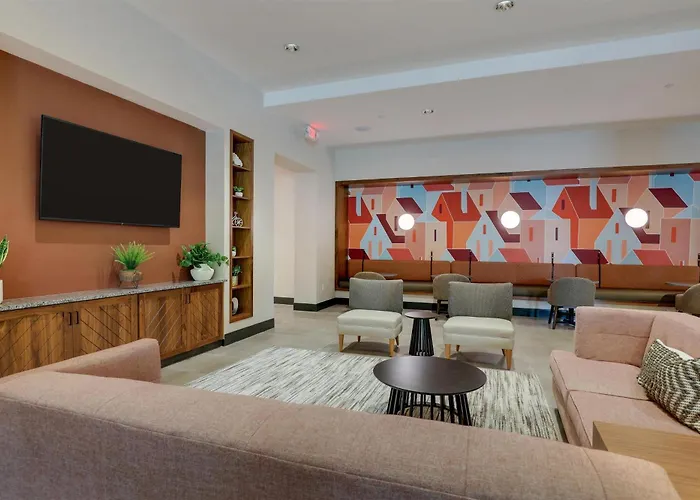 Drury Plaza Hotel 4*