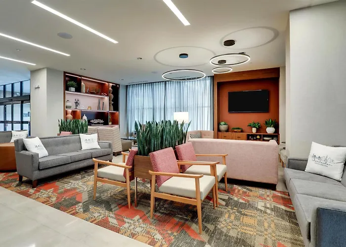 Drury Plaza Hotel 4*